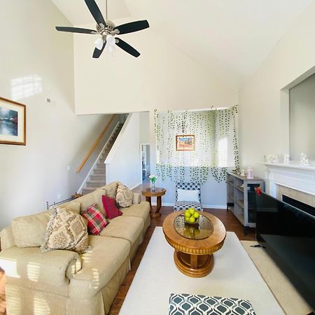 Spacious Room With Shared Bathroom Raleigh Exterior photo