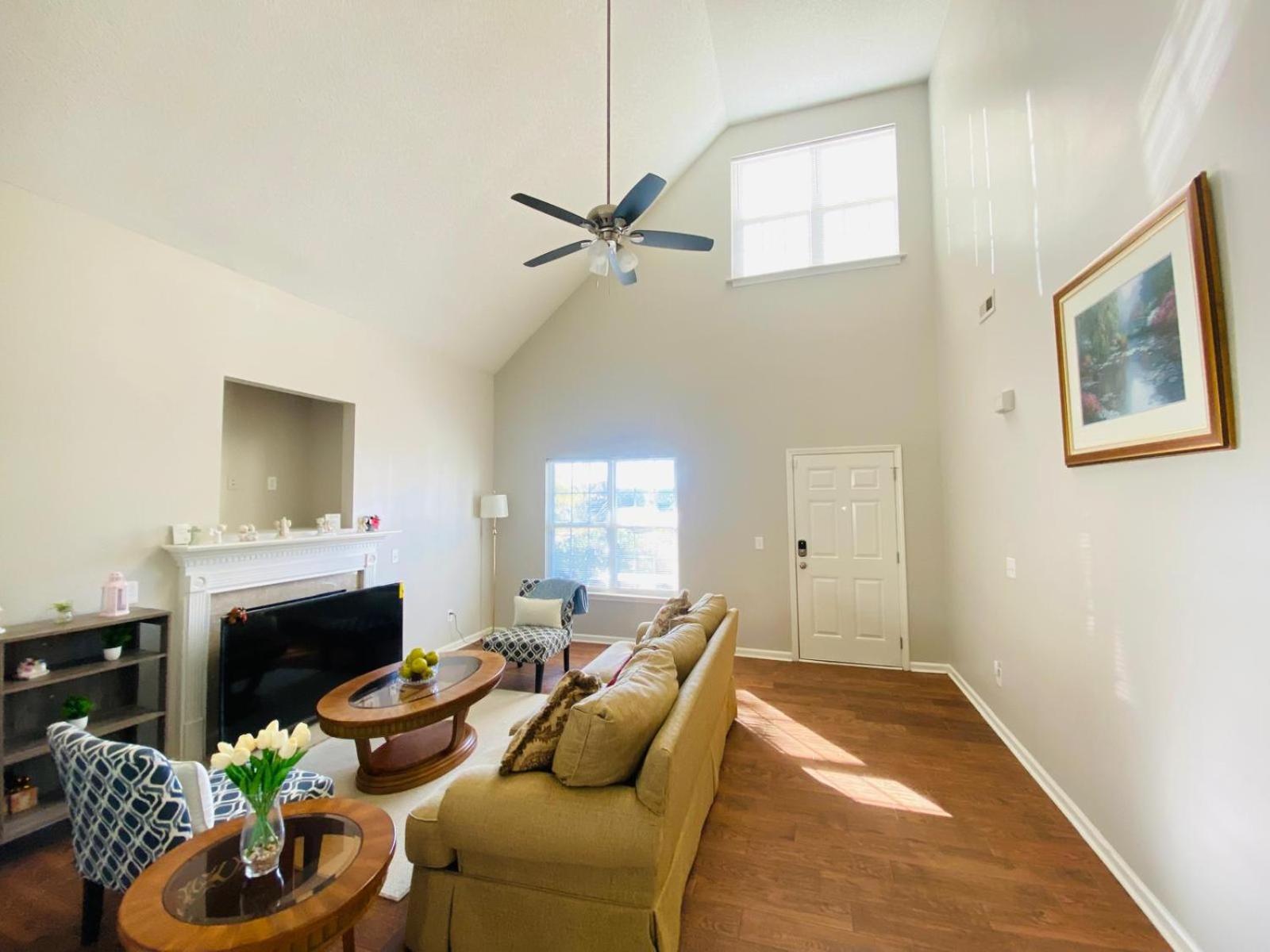 Spacious Room With Shared Bathroom Raleigh Exterior photo